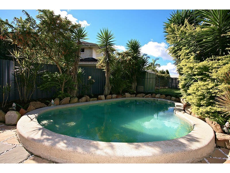 5 Lyall Close, Riverhills QLD 4074