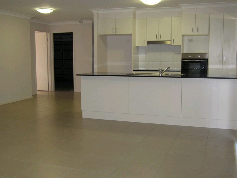 5 Patricia Place, Redbank Plains QLD 4301