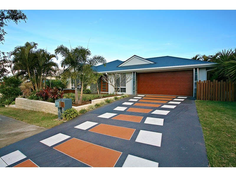 9 Den Otter Drive, Bellbird Park QLD 4300