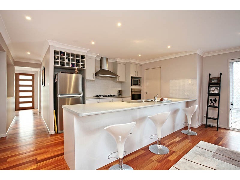 9 Den Otter Drive, Bellbird Park QLD 4300