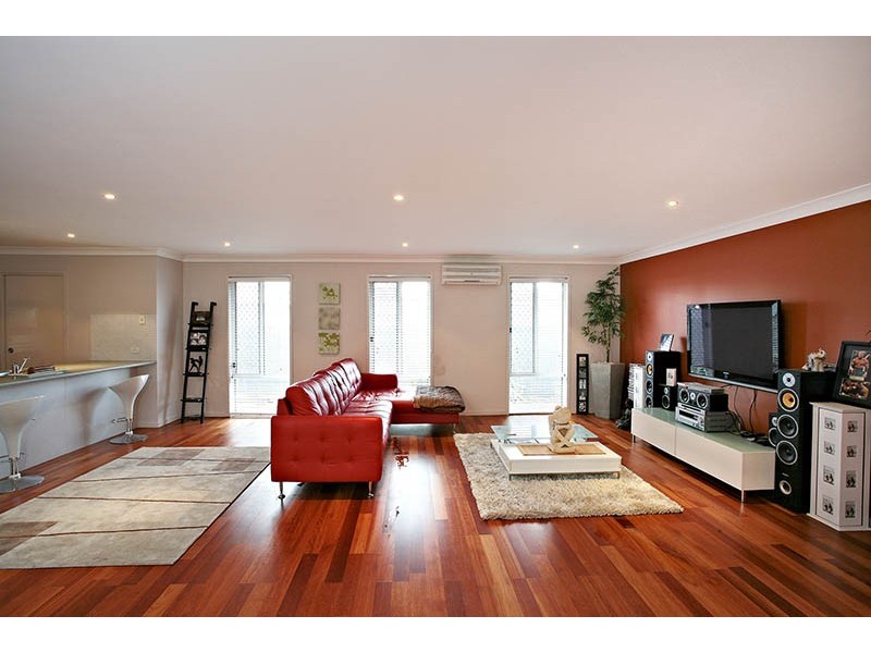 9 Den Otter Drive, Bellbird Park QLD 4300