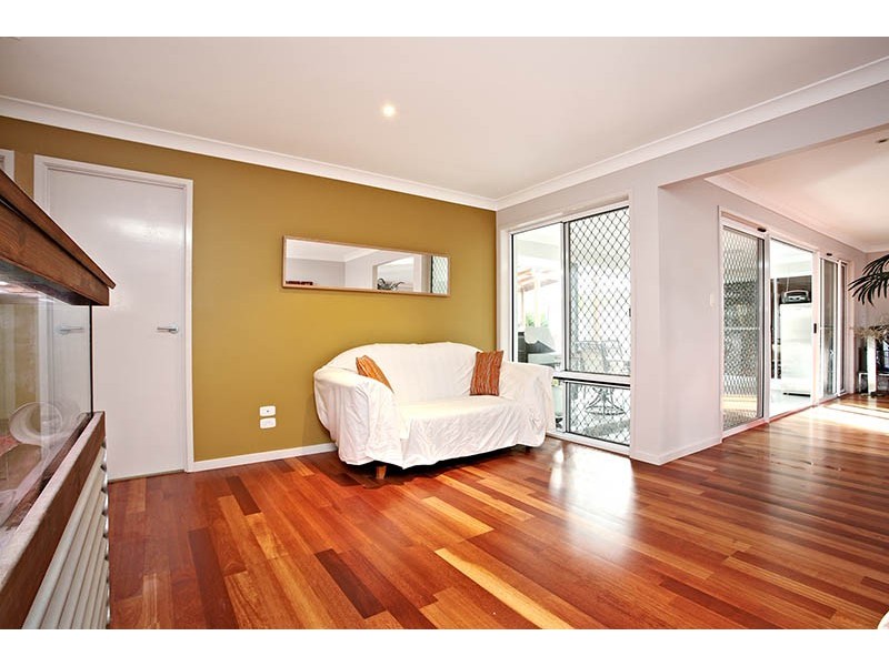 9 Den Otter Drive, Bellbird Park QLD 4300