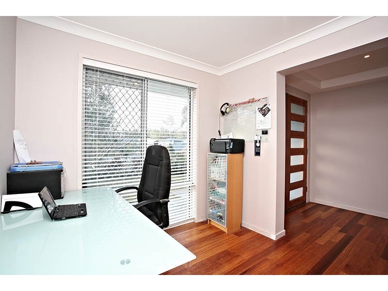 9 Den Otter Drive, Bellbird Park QLD 4300