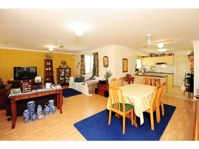 8 Dickinson Road, Gladstone QLD 4680