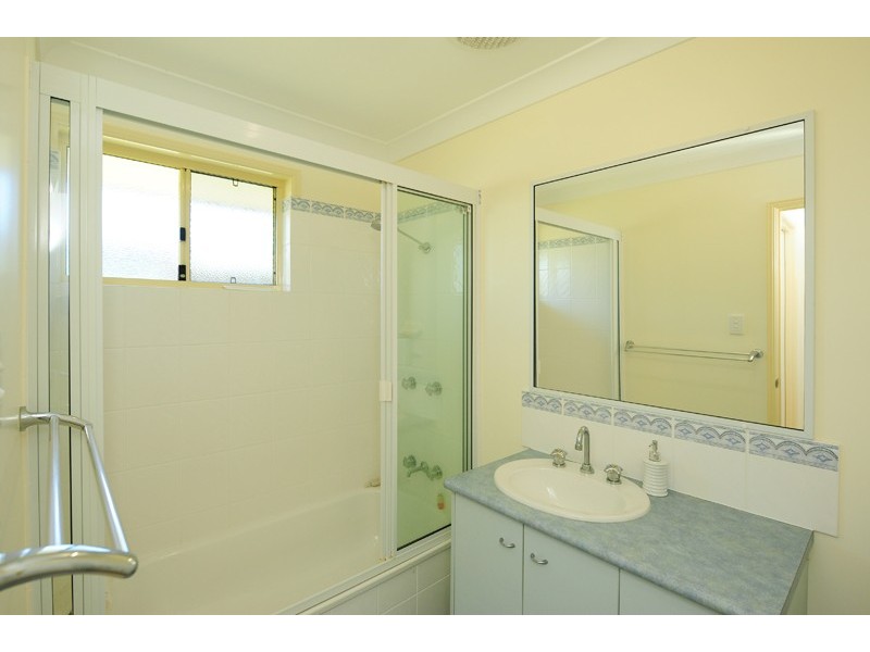 8 Dickinson Road, Gladstone QLD 4680