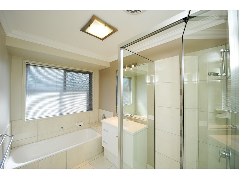 11 Jumbuck Court, Glen Eden QLD 4680