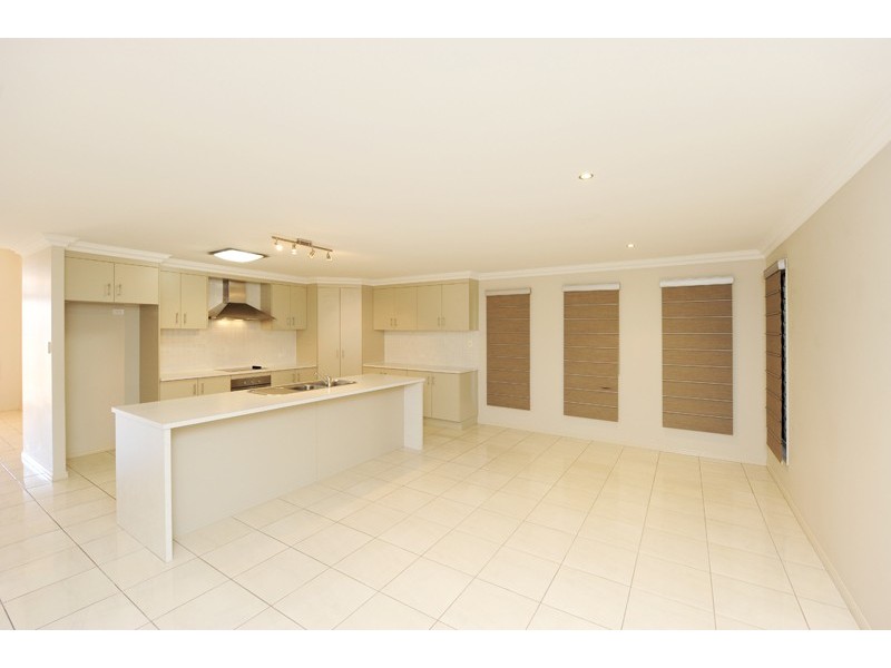 11 Jumbuck Court, Glen Eden QLD 4680