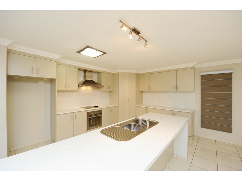 11 Jumbuck Court, Glen Eden QLD 4680