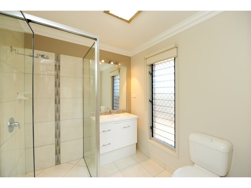 11 Jumbuck Court, Glen Eden QLD 4680