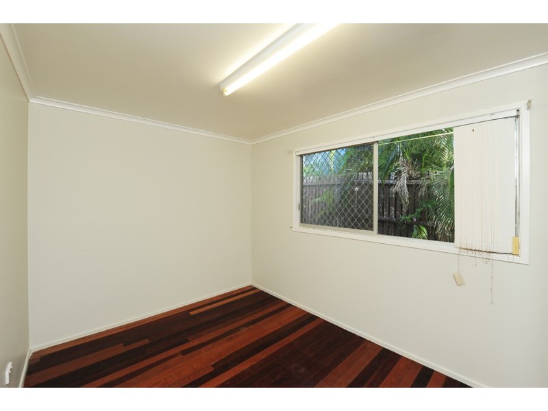 6 Barkala Close, West Gladstone QLD 4680