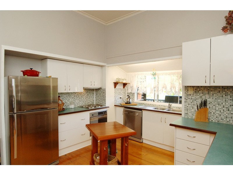 11 Buller Street, Gladstone QLD 4680