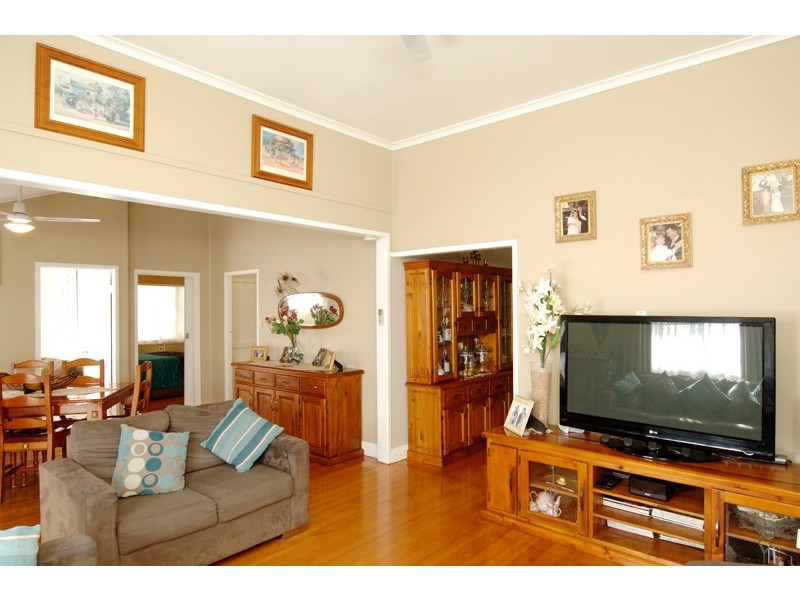 11 Buller Street, Gladstone QLD 4680