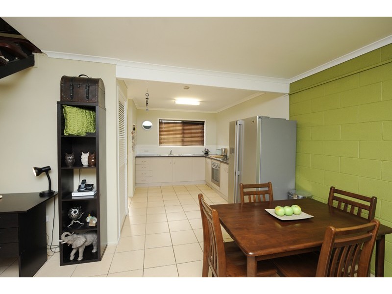9/218 Auckland Street, Gladstone QLD 4680