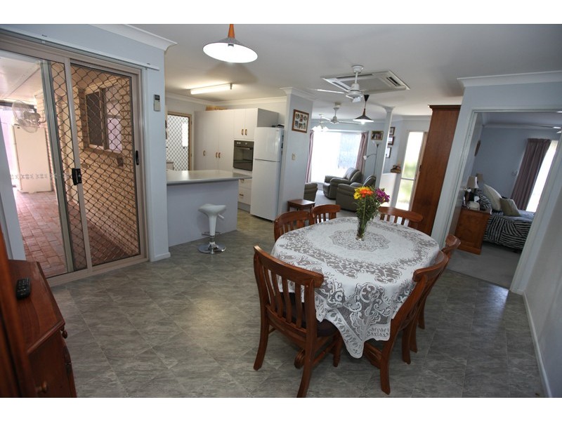 1 Karamea Close, Gladstone QLD 4680