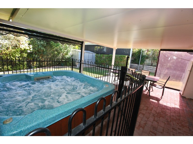 1 Karamea Close, Gladstone QLD 4680