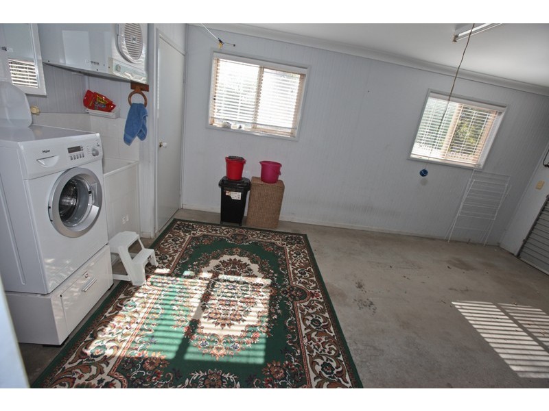 1 Karamea Close, Gladstone QLD 4680