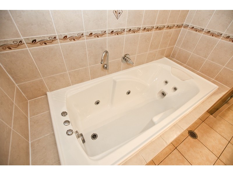 27 Whitbread Road, Gladstone QLD 4680