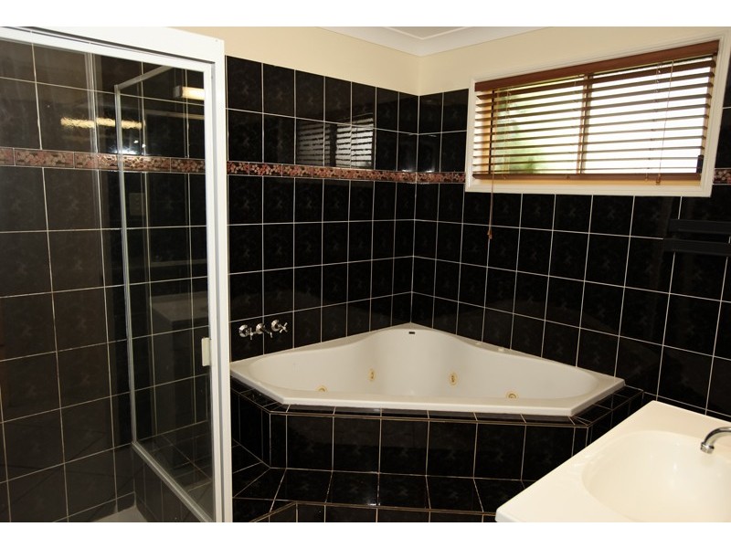 2 Ashton Street, Gladstone QLD 4680