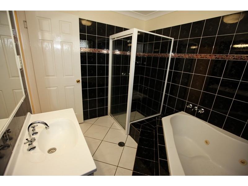 2 Ashton Street, Gladstone QLD 4680