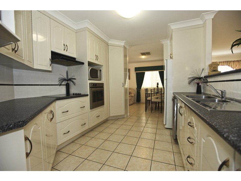 28 Witney Street, Telina QLD 4680