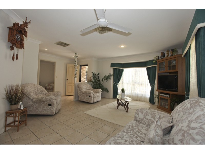 28 Witney Street, Telina QLD 4680