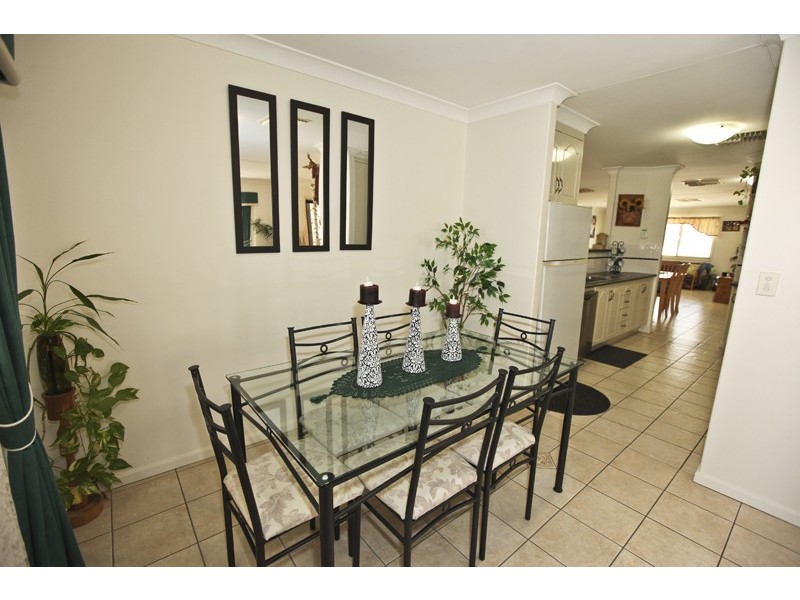 28 Witney Street, Telina QLD 4680