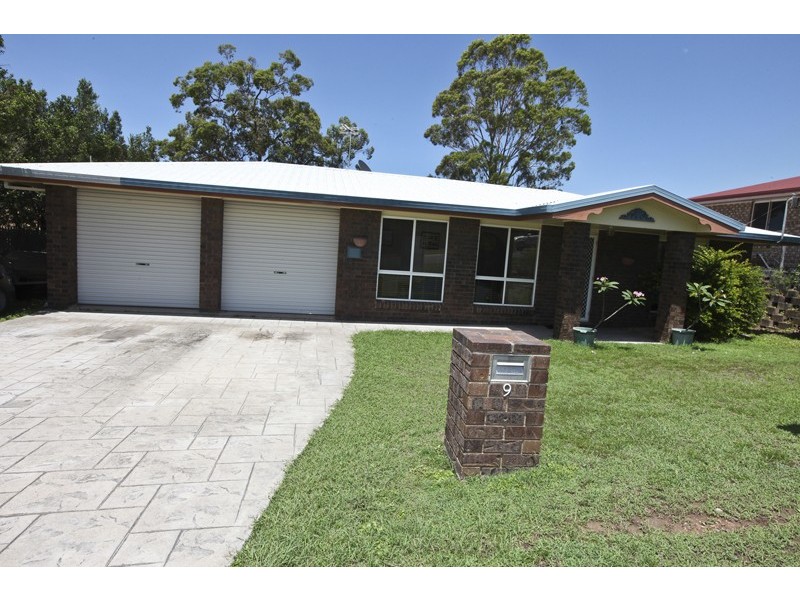 9 Ben Lexen Court, Clinton QLD 4680