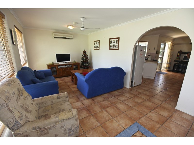 9 Ben Lexen Court, Clinton QLD 4680