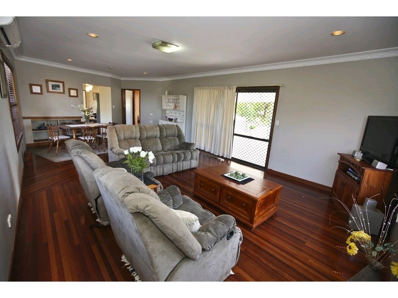 21 Bell Street, Barney Point QLD 4680