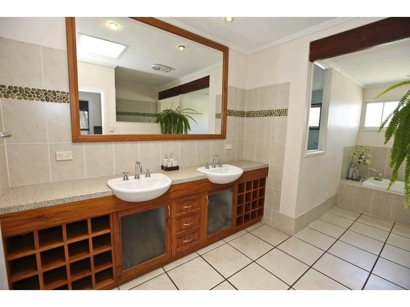 21 Bell Street, Barney Point QLD 4680