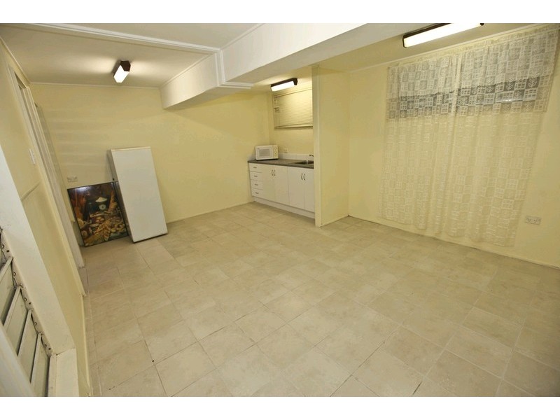 21 Bell Street, Barney Point QLD 4680