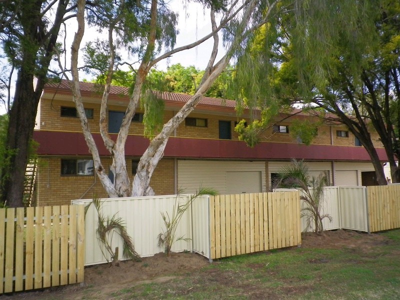 25 Railway Street, Booval QLD 4304