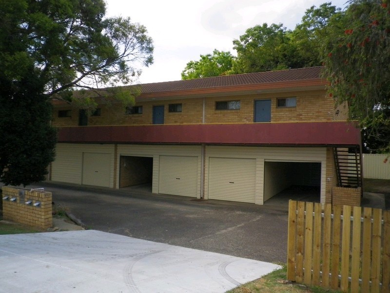 25 Railway Street, Booval QLD 4304