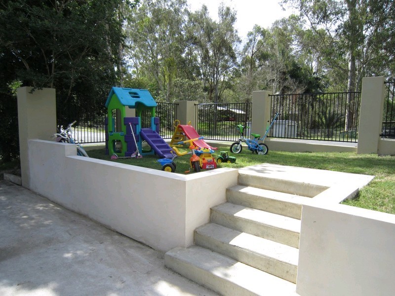 35 Elaine Street, Karalee QLD 4306