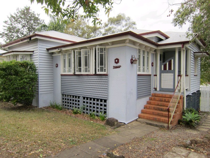 15 Holmes Street, North Ipswich QLD 4305