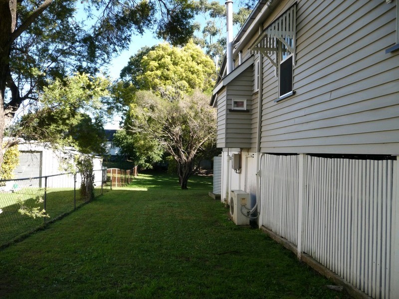 12 Smith  Street, North Ipswich QLD 4305