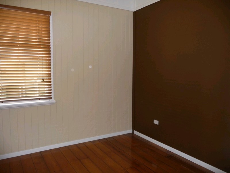 14 Liverpool Street, North Ipswich QLD 4305