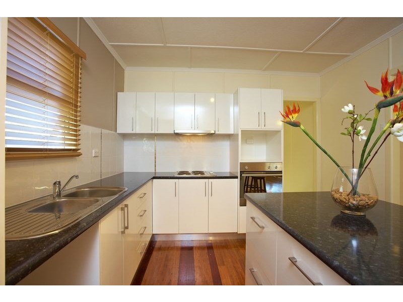 11 Trumpy Street, Silkstone QLD 4304