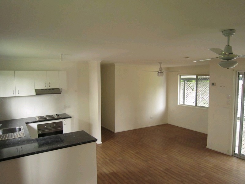 27 Phyllis Street, Eastern Heights QLD 4305