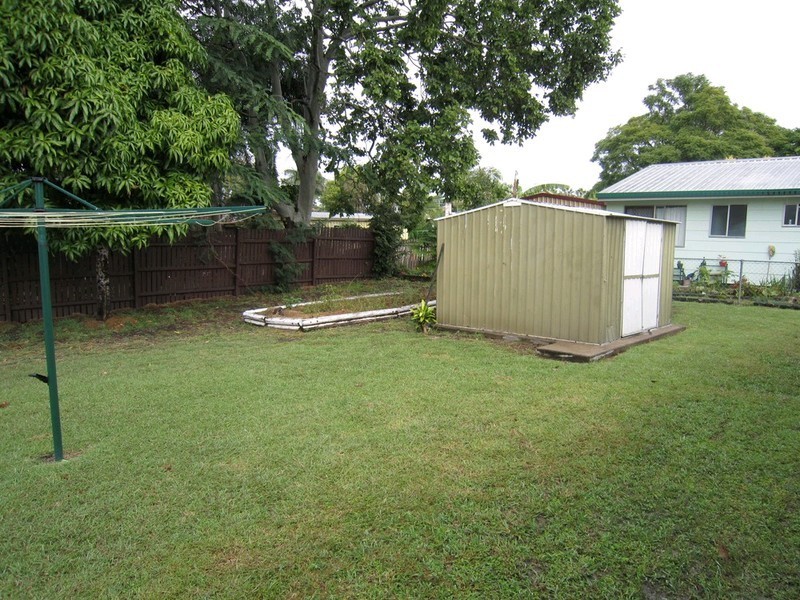 27 Phyllis Street, Eastern Heights QLD 4305