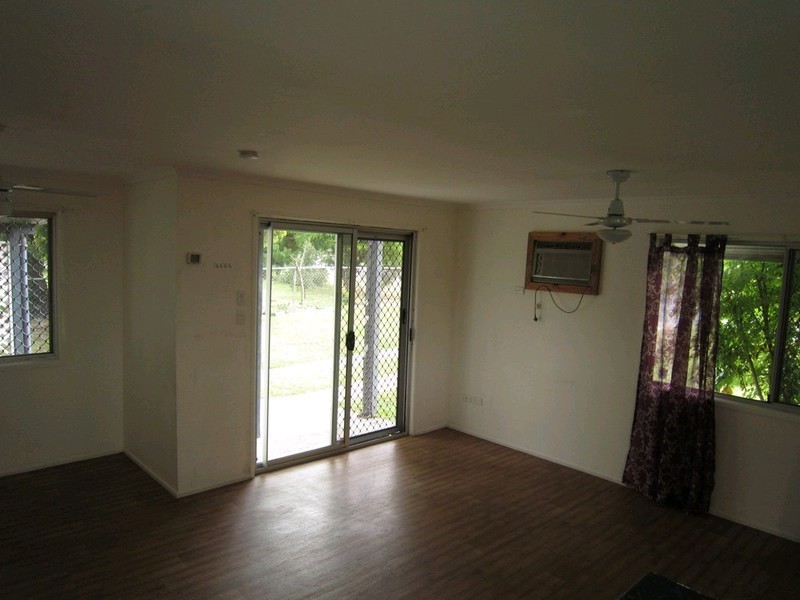 27 Phyllis Street, Eastern Heights QLD 4305