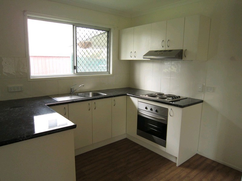 27 Phyllis Street, Eastern Heights QLD 4305