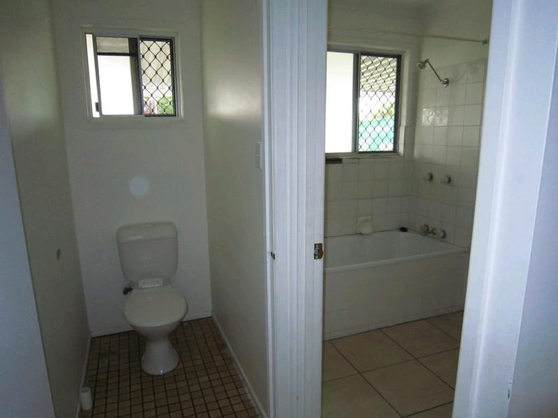 27 Phyllis Street, Eastern Heights QLD 4305