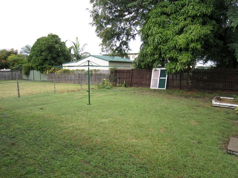 27 Phyllis Street, Eastern Heights QLD 4305