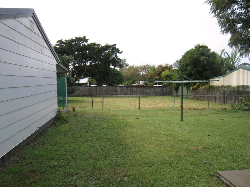 27 Phyllis Street, Eastern Heights QLD 4305