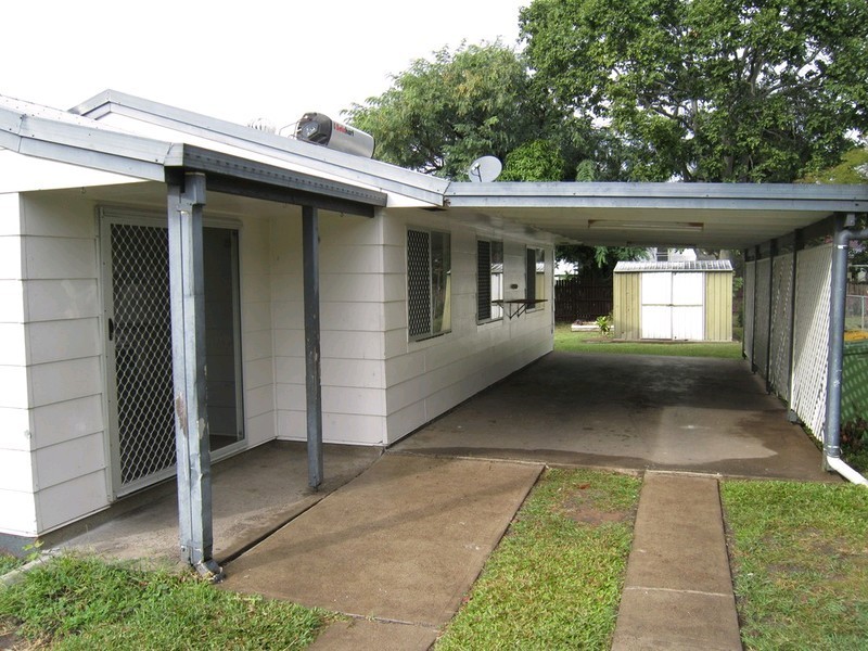 27 Phyllis Street, Eastern Heights QLD 4305