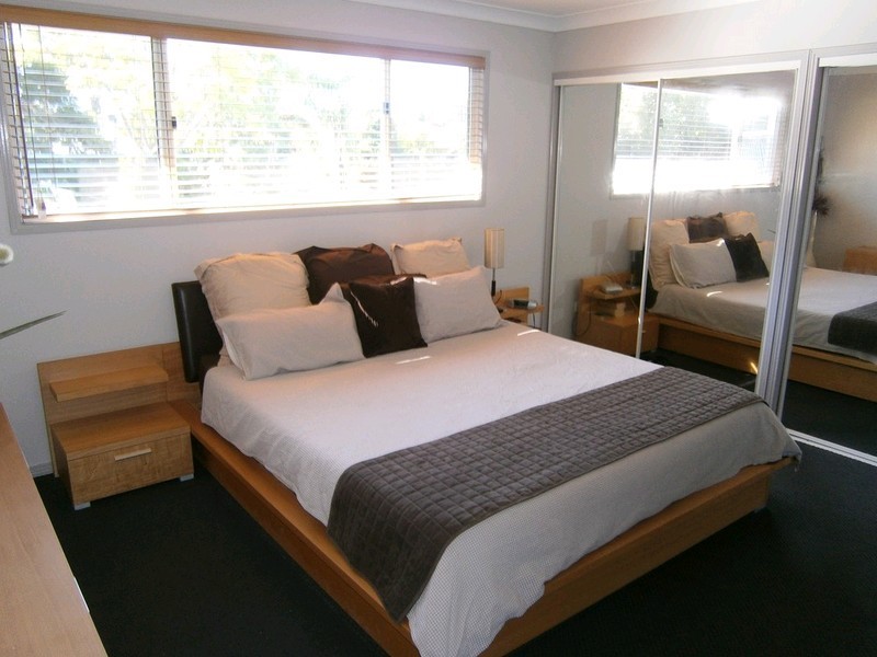 24a Whitehill Road, Newtown QLD 4305