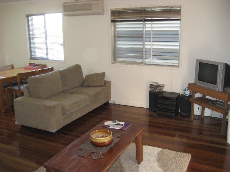 24 Nile Street, Riverview QLD 4303