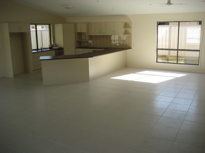 21 Piccadilly Court, Deebing Heights QLD 4306