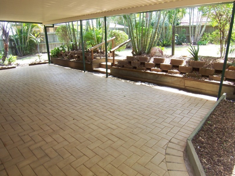 14 Hillcrest Place, Flinders View QLD 4305